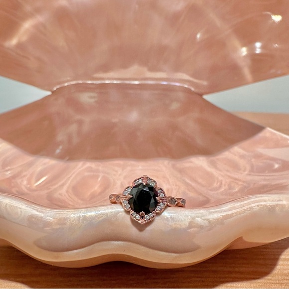 10K Rose Gold Vintage Style Black Sapphire 1.50 Carat in Engagement Ring